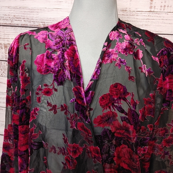 SOLD LIKELY velvet burnout blouse size L - Picture 3 of 11